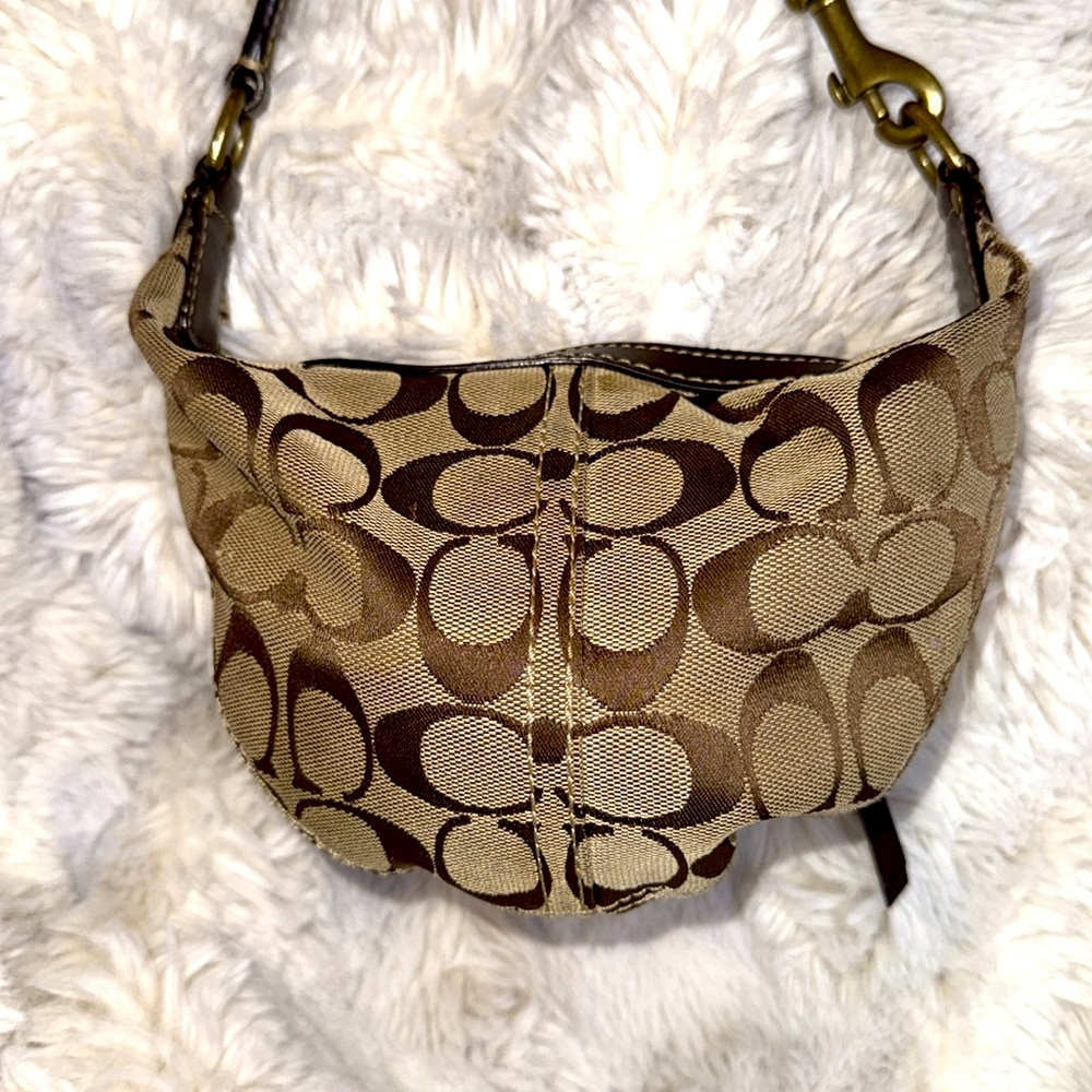 COACH SIGNATURE CROSSBODY BAG